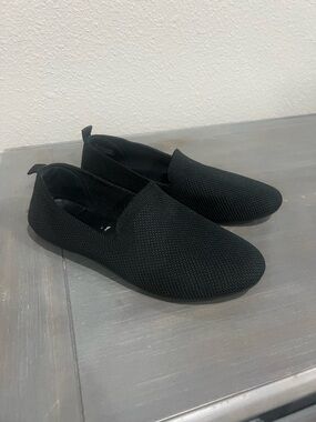 MIA Black Knit Slip-On Flats